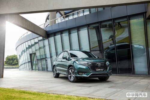 小汽車(chē)?yán)淠魅绾尉庞误w育清洗的？汽車(chē)?yán)淠髑逑捶椒?圖2)