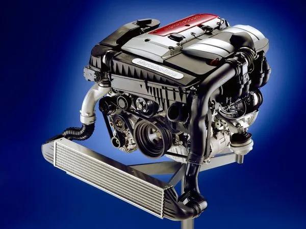 九游體育水箱下方的長條中冷器有何用途？竟能額外提升動(dòng)力