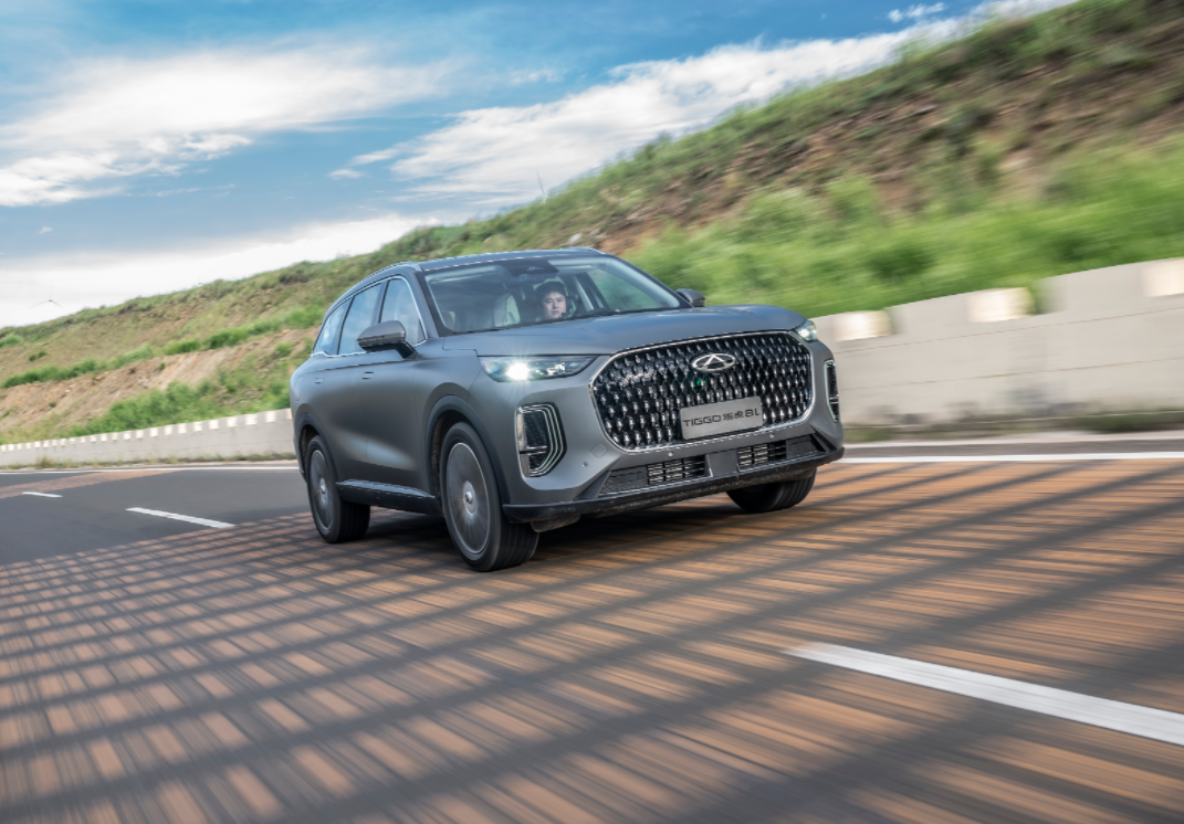 九游體育僅1299萬起就全系搭載20T+8AT智控四驅(qū)更是不輸quattro！(圖12)